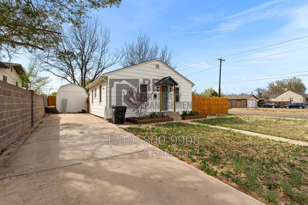1601 Jackson St - Photo 2 of 22