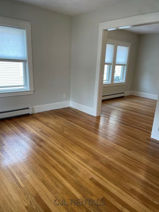376 Crescent St #1 - Photo 3 of 30