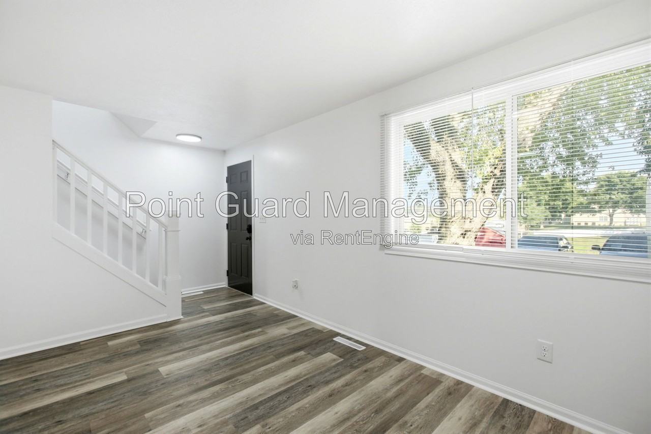 3038 E Bragstad Dr - Photo 2 of 38