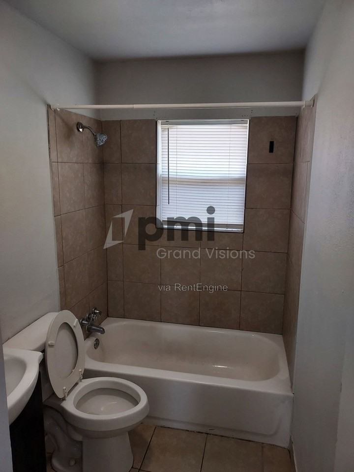 801 Cantrell Heights St - Photo 2 of 22