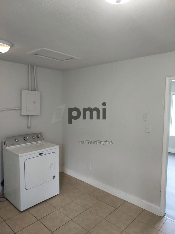 801 Cantrell Heights St - Photo 6 of 22