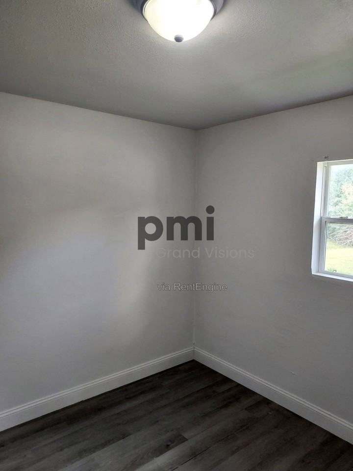 801 Cantrell Heights St - Photo 7 of 22