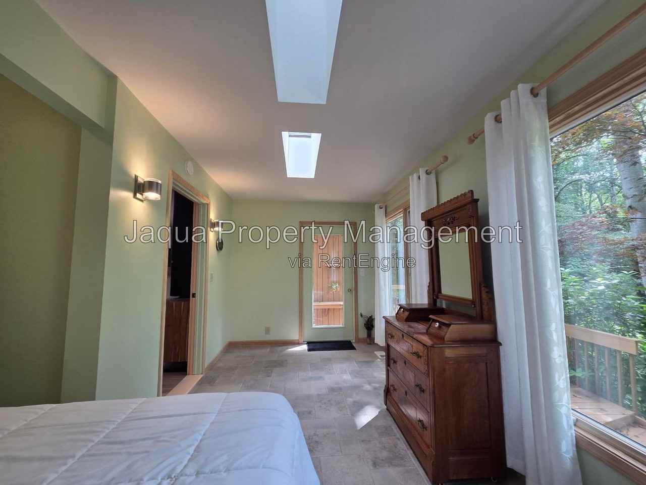5120 Naomi Rd - Photo 3 of 39