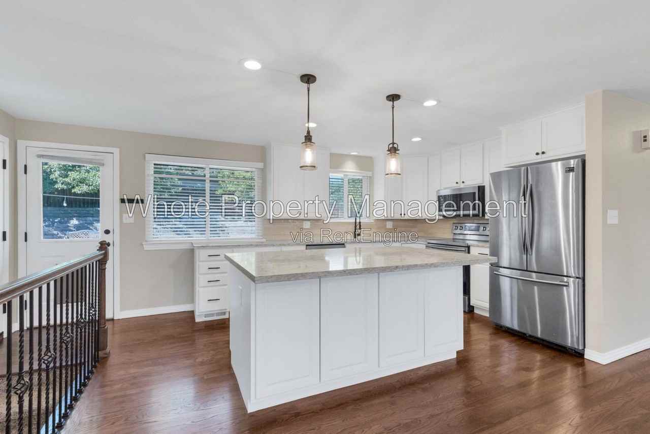 7085 W 71st Ave - Photo 5 of 27