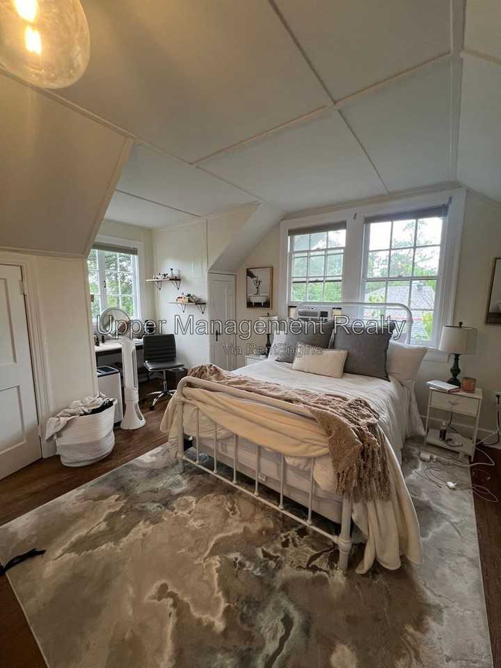 1726 Pine St #1726 - Photo 7 of 11