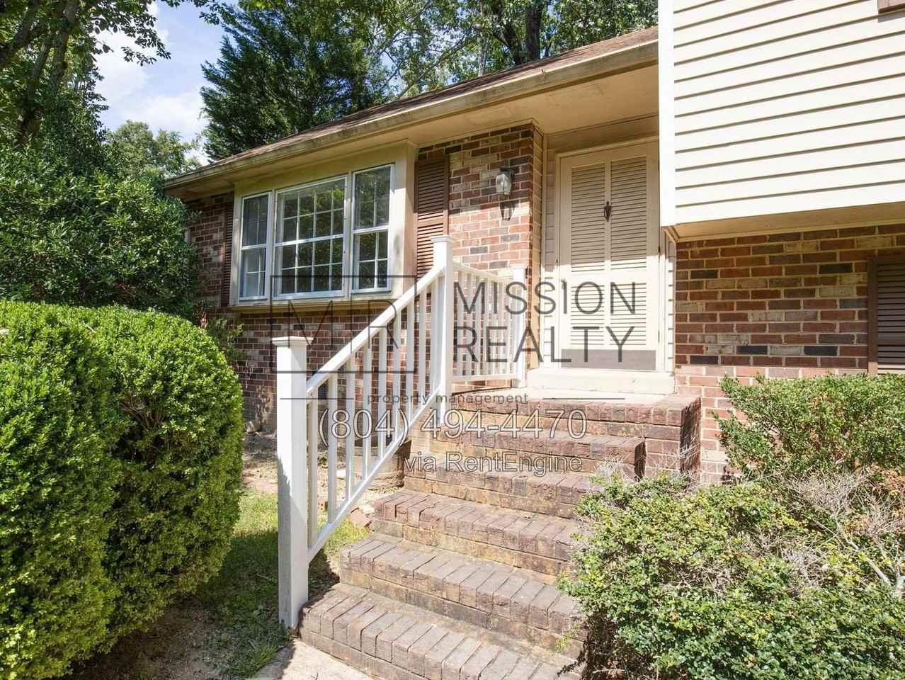 325 Fairwood Dr - Photo 2 of 39