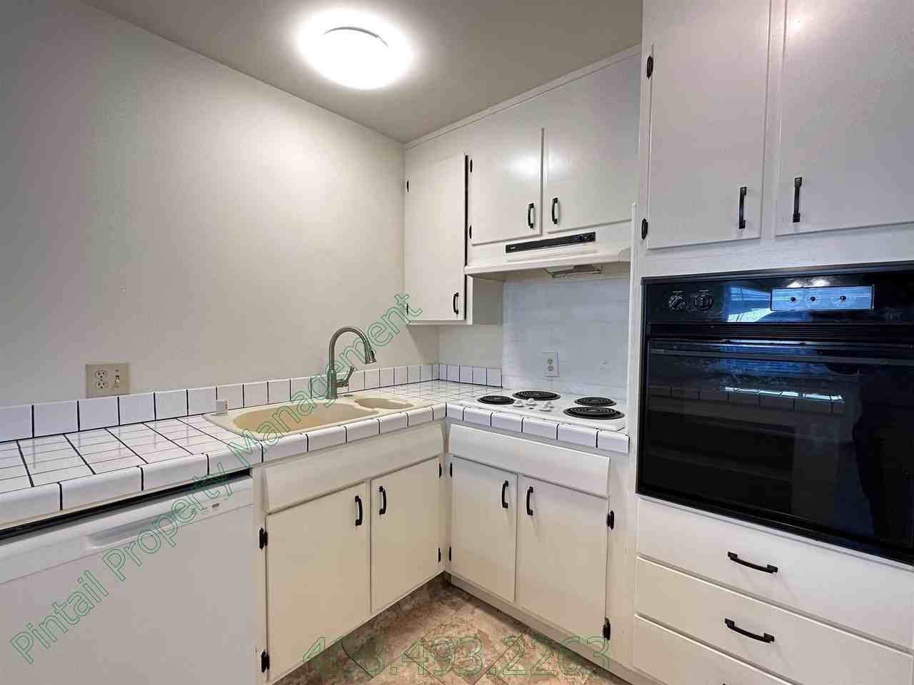 965 Amstutz Dr - Photo 4 of 32