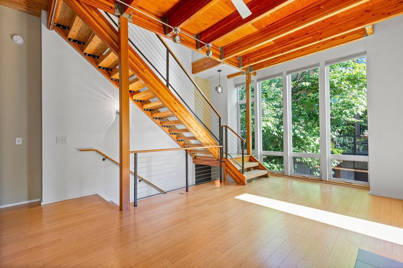 500 Ne Brazee St #1B - Photo 3 of 25