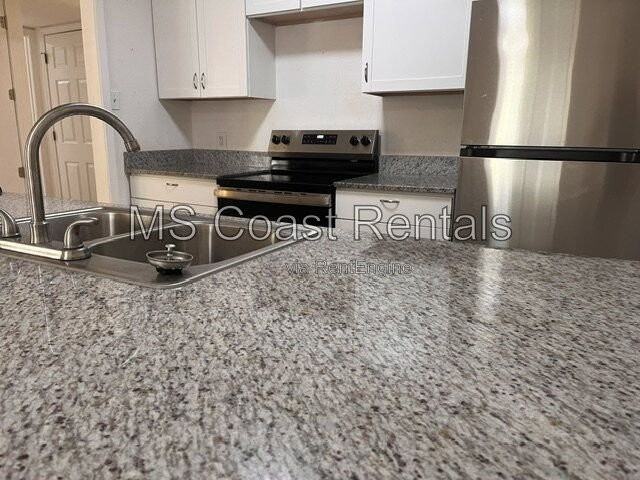 736 Courthouse Rd #102 - Photo 3 of 13