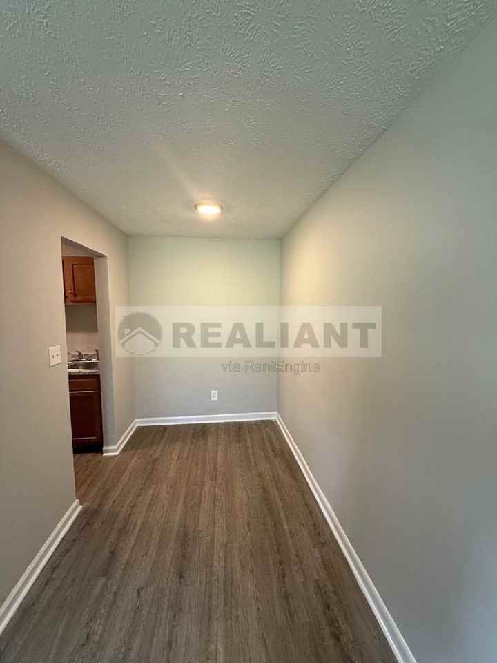 2082 Fairmont Ct #16 - Photo 5 of 13