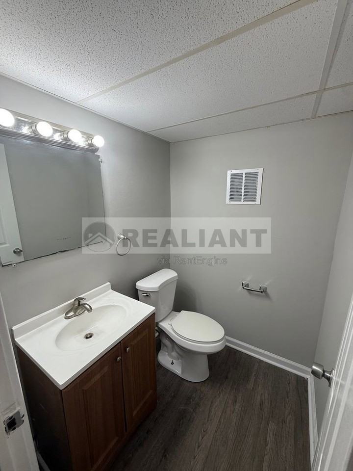 2082 Fairmont Ct #16 - Photo 6 of 13