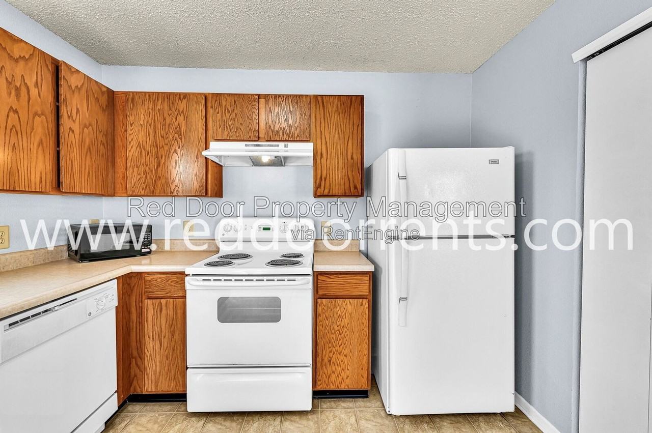 9569 W Constellation Dr - Photo 6 of 42