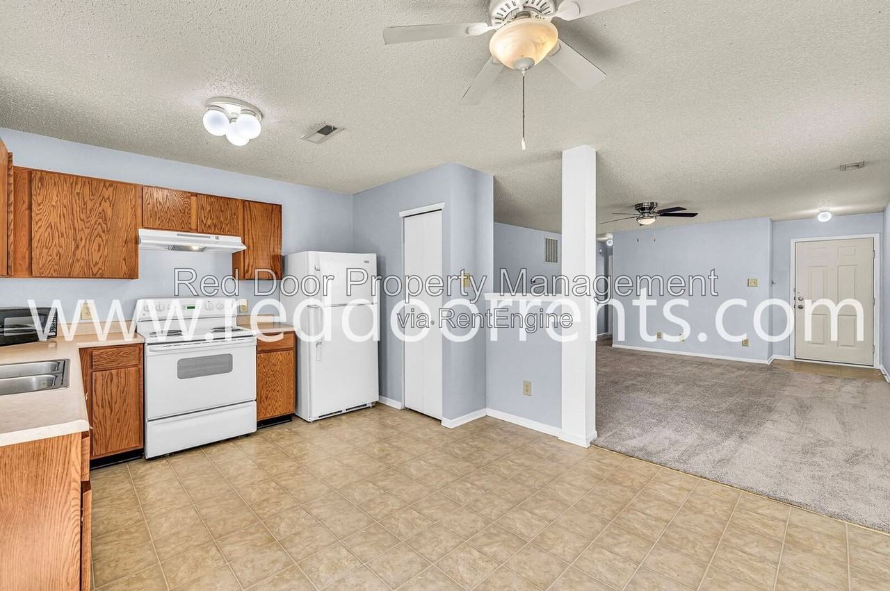 9569 W Constellation Dr - Photo 7 of 42