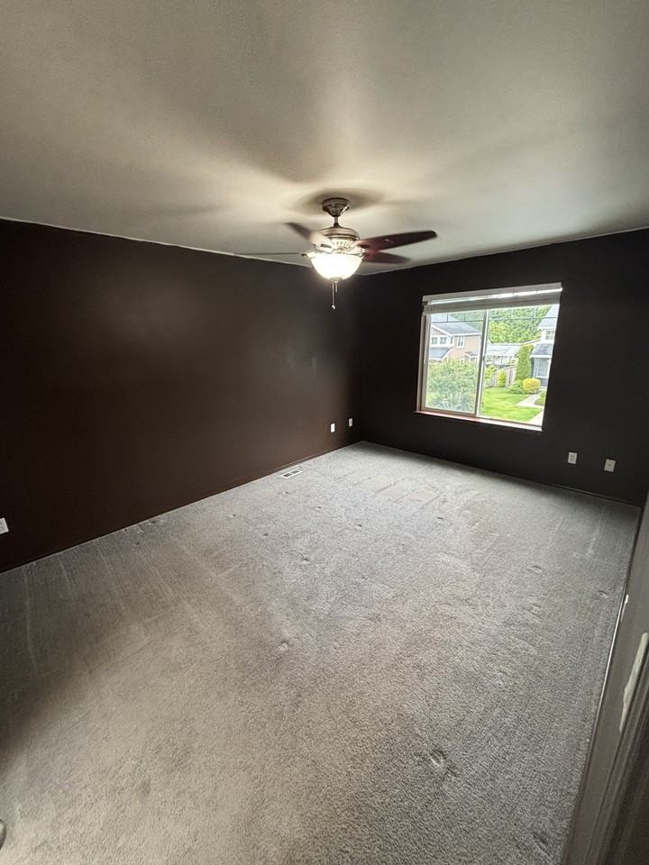 8226 1st Pl Se - Photo 5 of 15