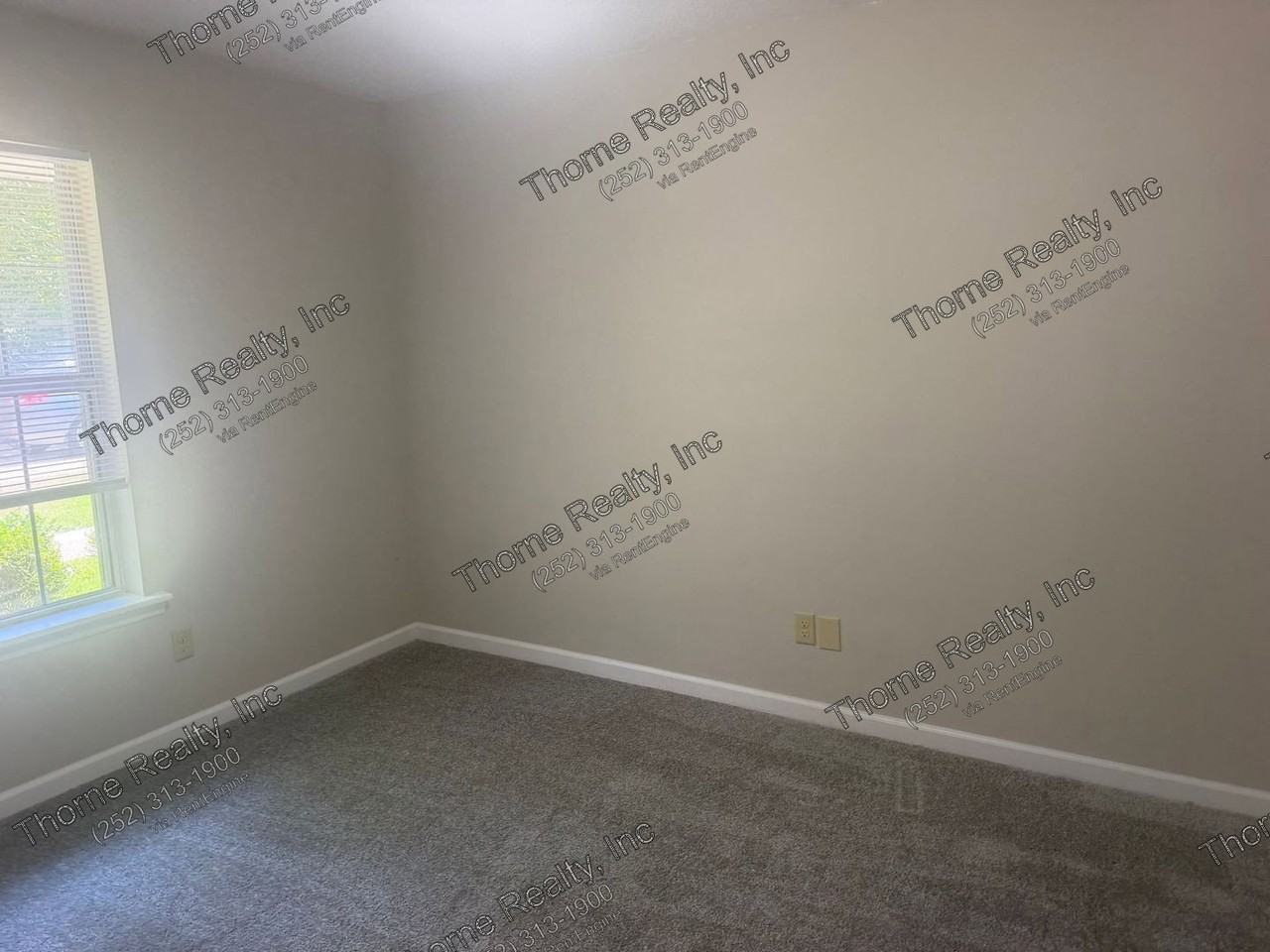 2266 Sherwood Ave #B - Photo 3 of 6