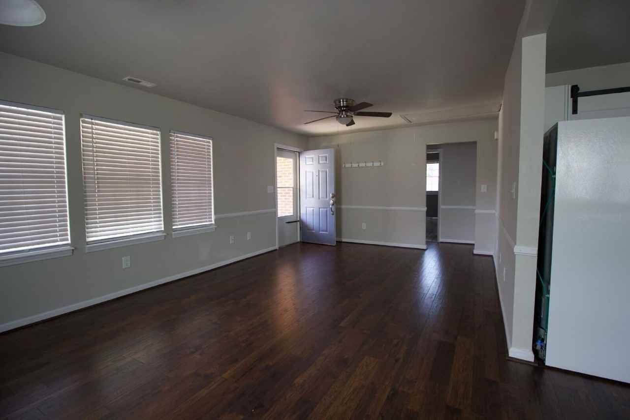702 Bancroft Ave - Photo 6 of 23
