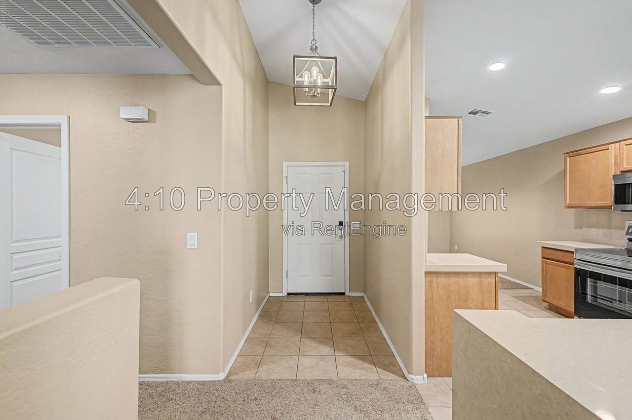 2197 W Central Ave - Photo 4 of 28