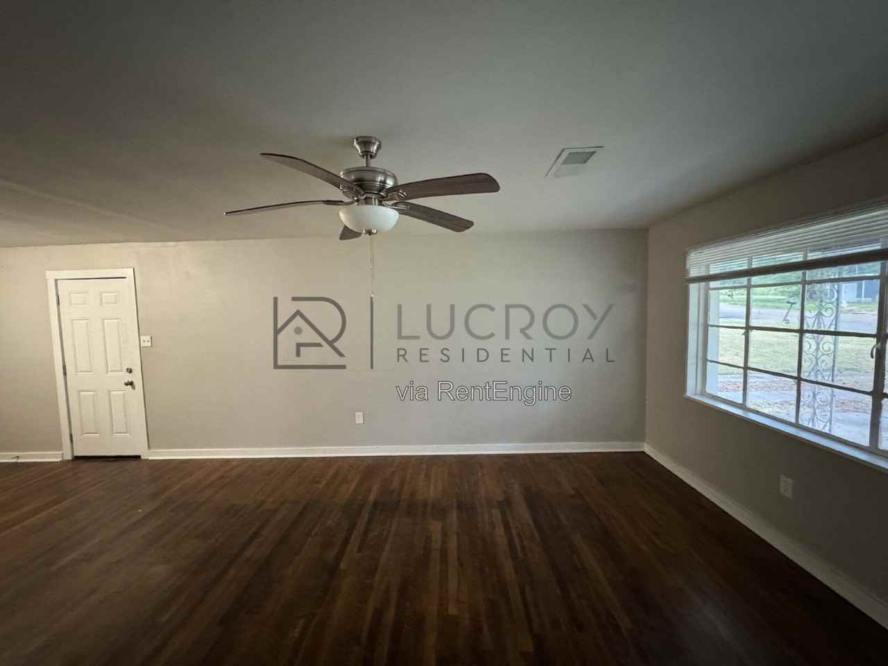 2364 Coronet Pl - Photo 4 of 11