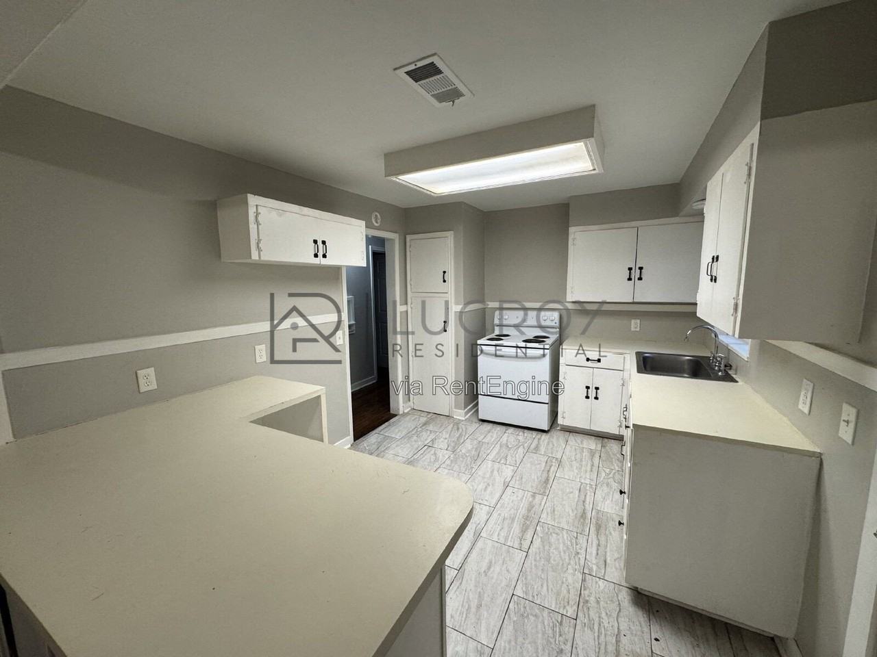 2364 Coronet Pl - Photo 6 of 11