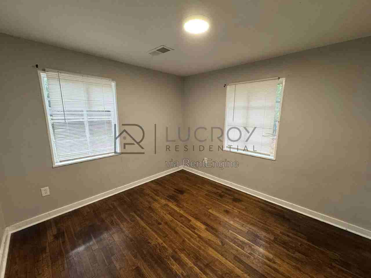 2364 Coronet Pl - Photo 7 of 11
