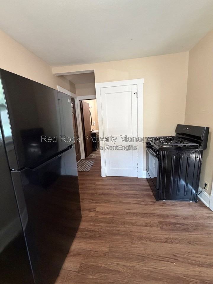 732 Garfield Ave - Photo 2 of 12