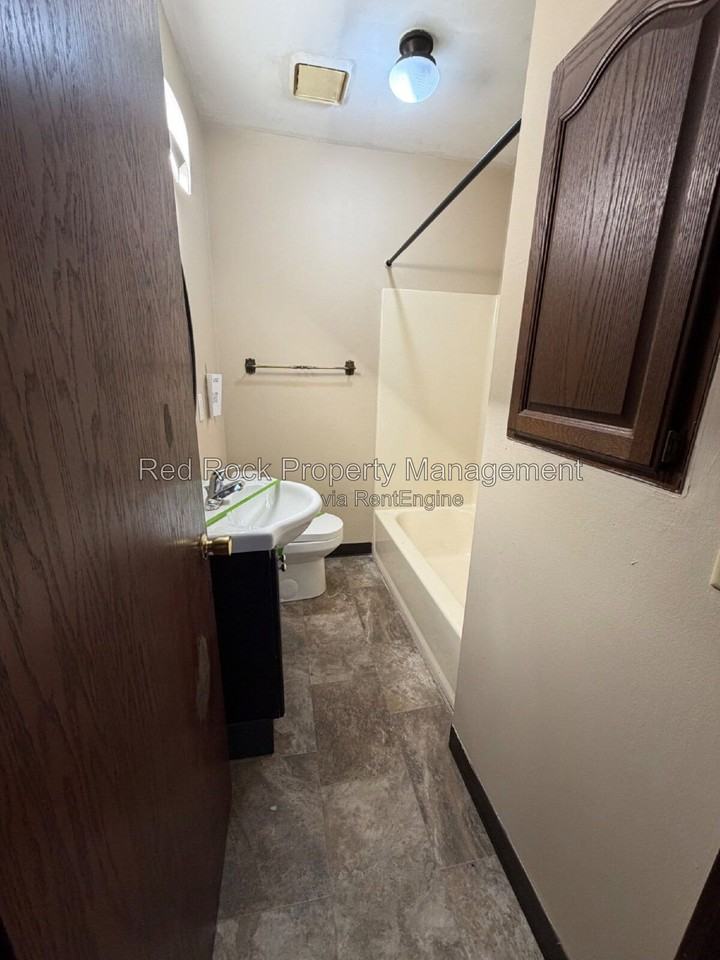 732 Garfield Ave - Photo 3 of 12