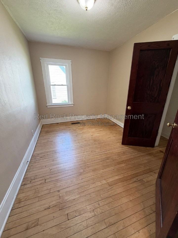 732 Garfield Ave - Photo 6 of 12