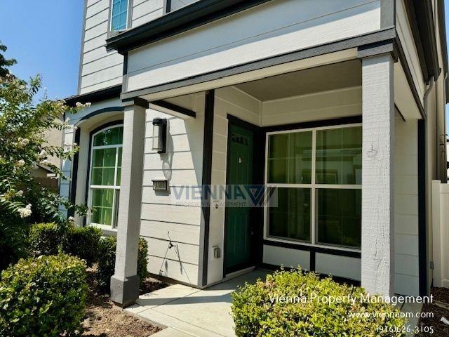 3303 Hummingbird Ct - Photo 3 of 25
