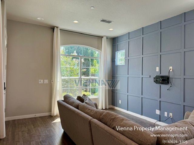 3303 Hummingbird Ct - Photo 5 of 25