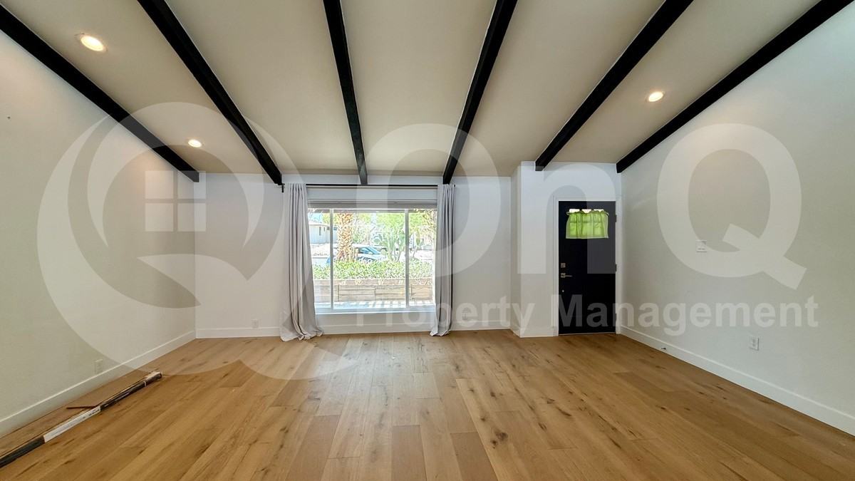 3311 E Hatcher Rd - Photo 3 of 34