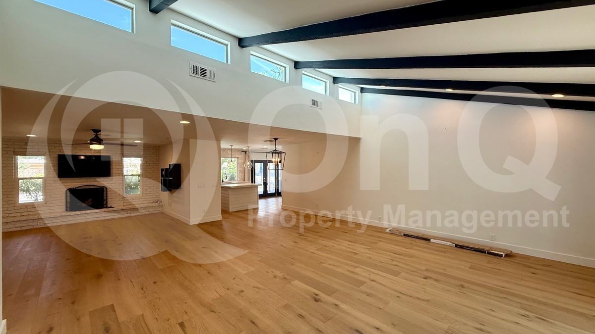 3311 E Hatcher Rd - Photo 5 of 34