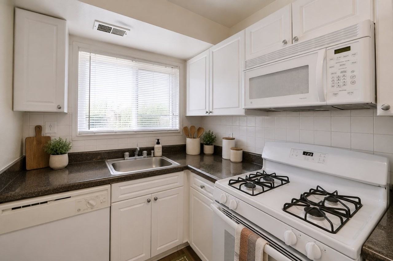Lynbrook at Mark Center Apartment Homes - Photo 3 of 26