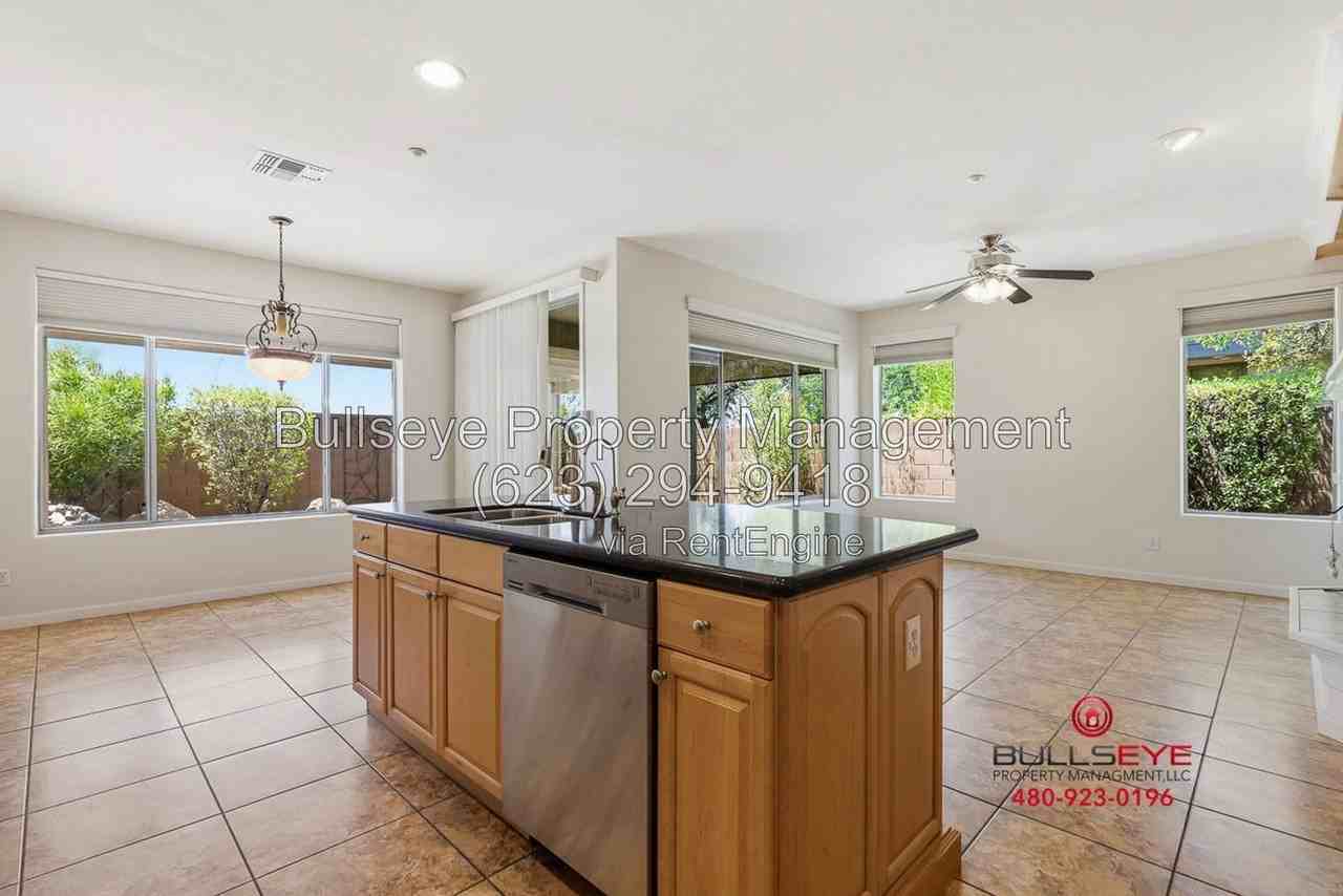 2927 W Plum Hollow Dr - Photo 5 of 37