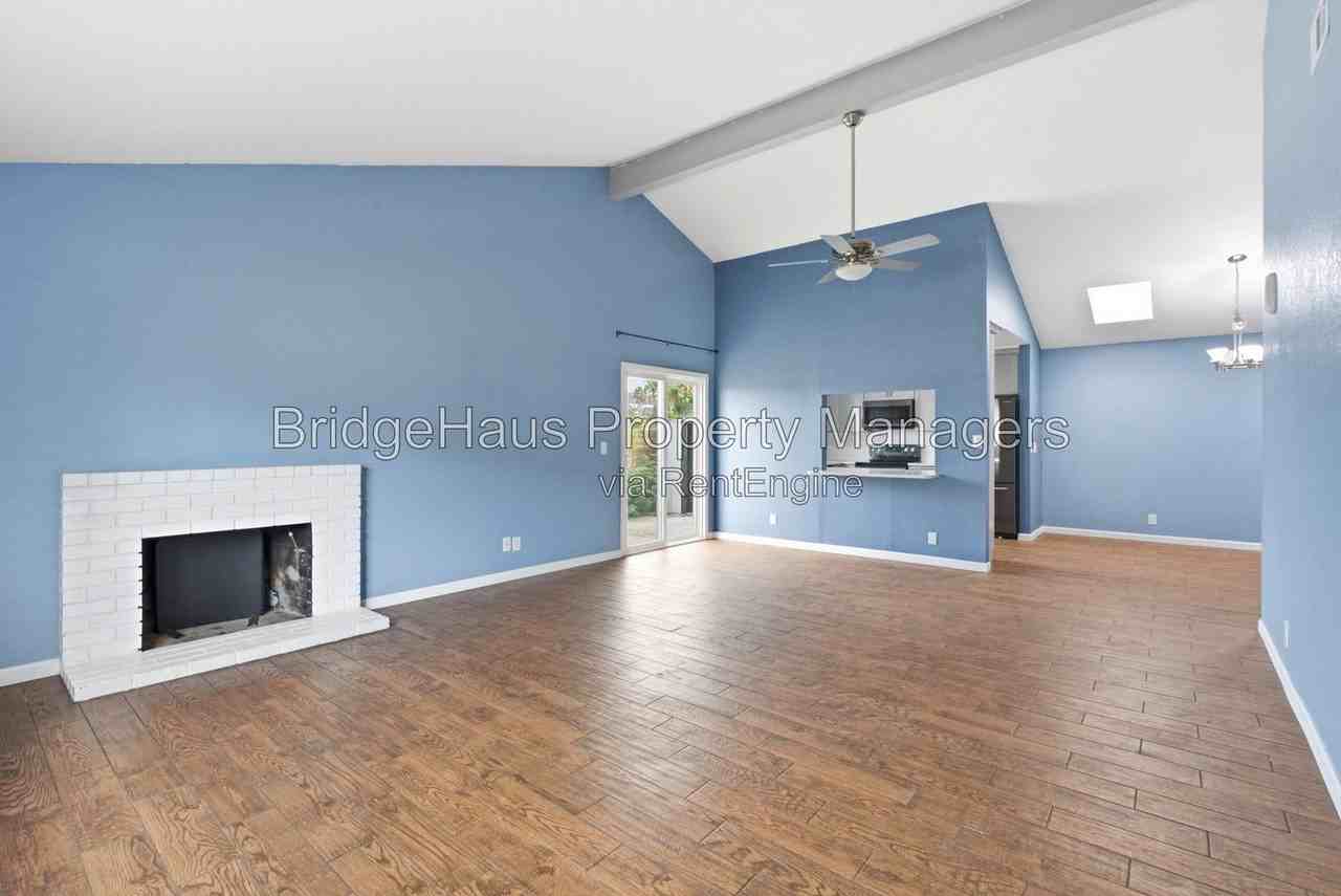 2740 Diaz Gln - Photo 3 of 39