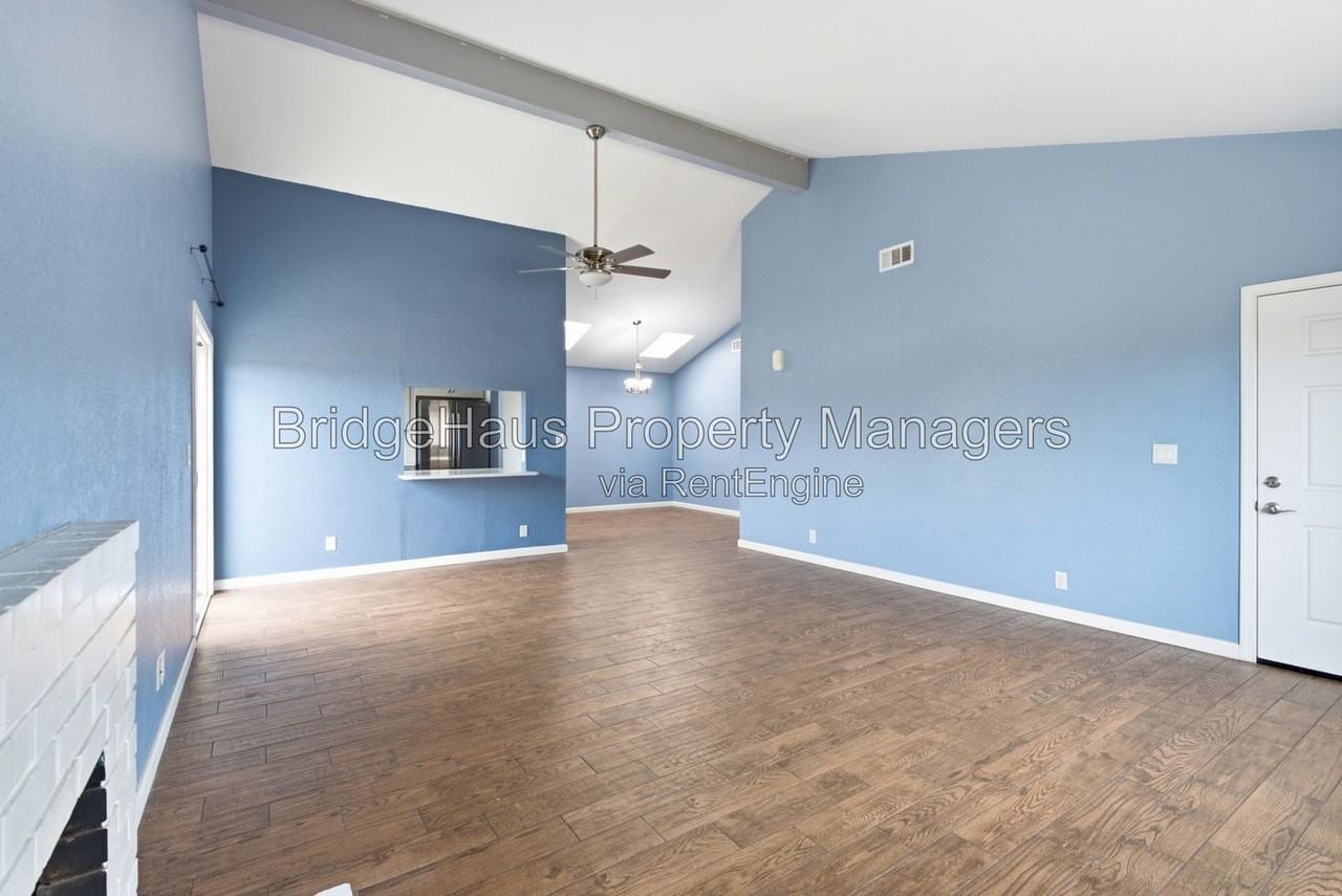 2740 Diaz Gln - Photo 5 of 39