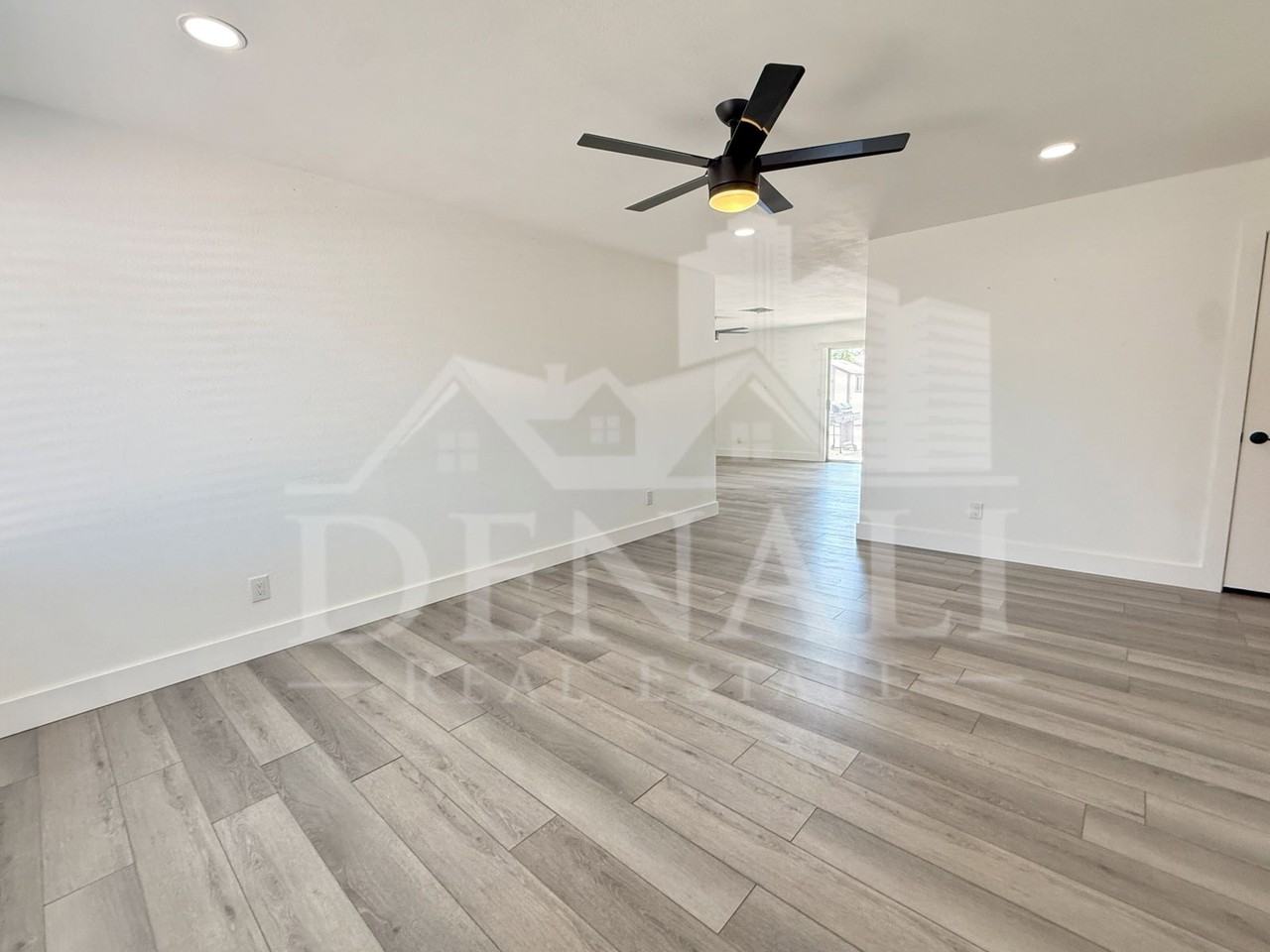 2601 E Hopi Ave - Photo 3 of 25