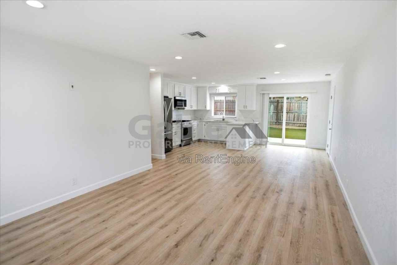 31615 Hunter Ln - Photo 4 of 22