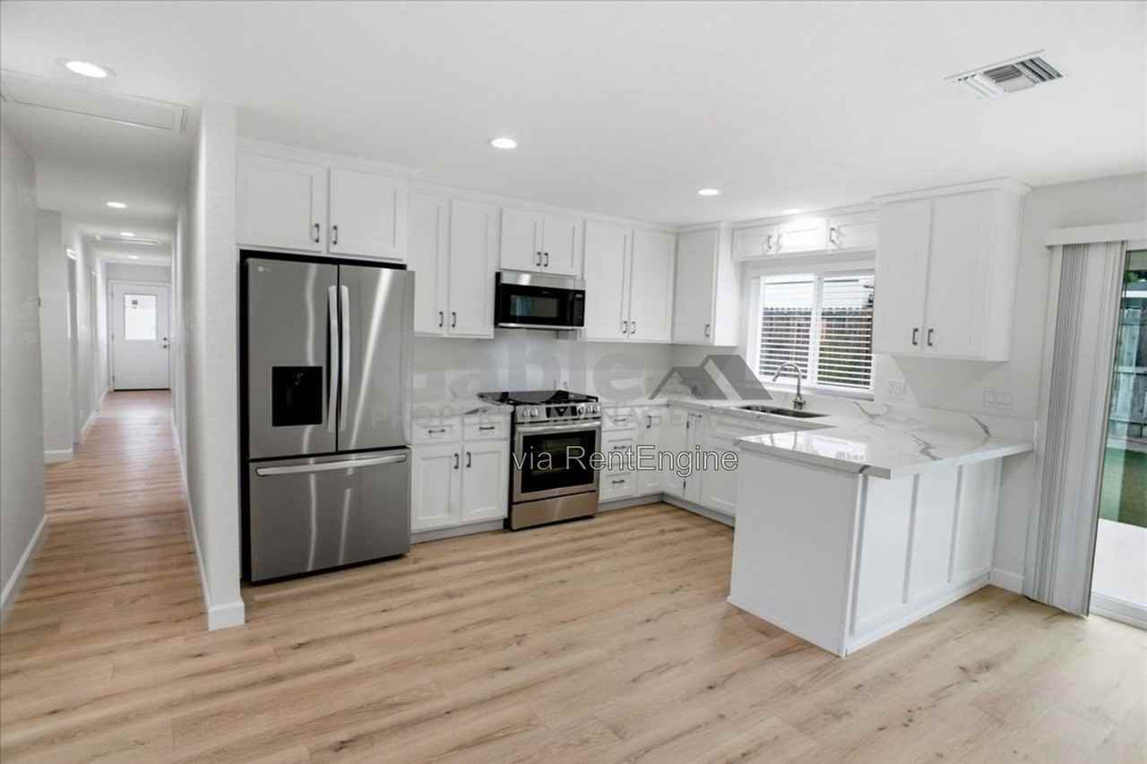 31615 Hunter Ln - Photo 5 of 22