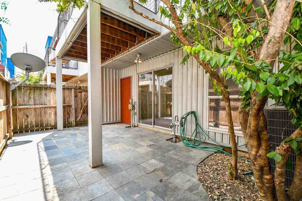 824 Robin St - Photo 4 of 32