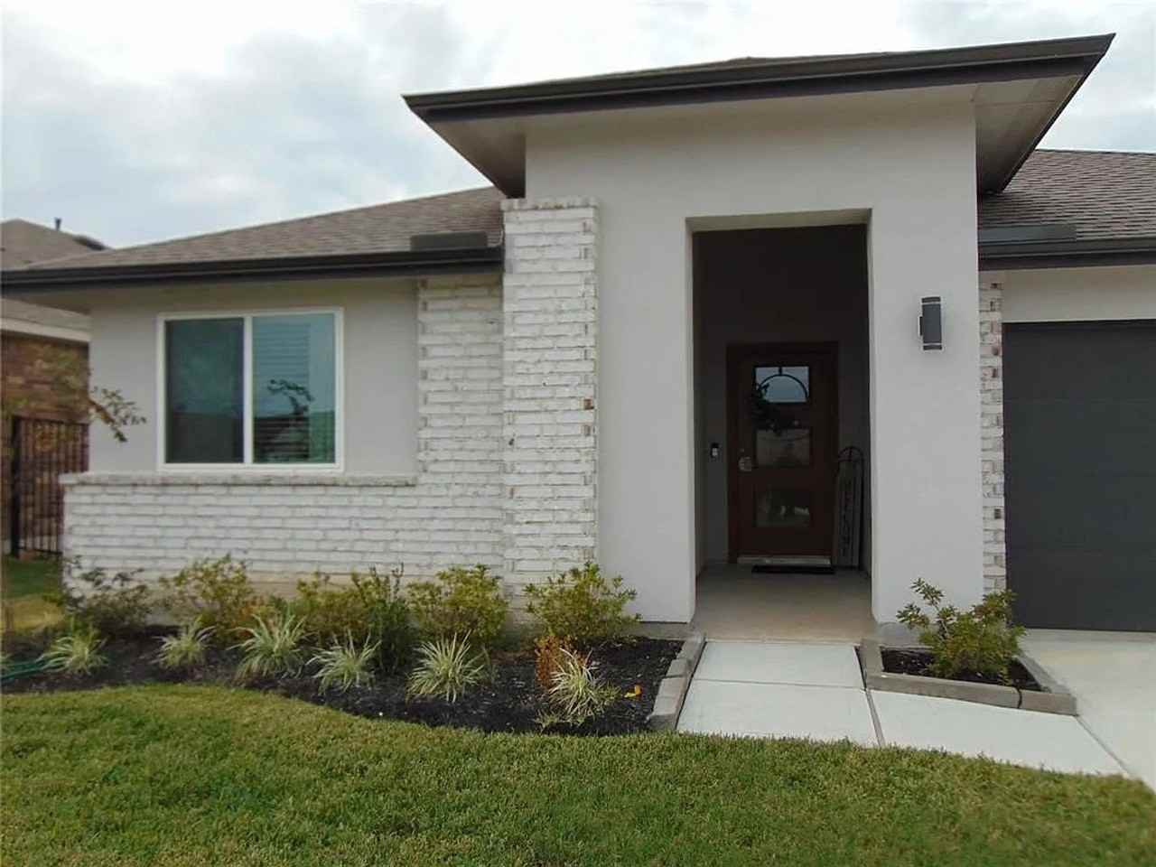 2417 Mar Vista Ln - Photo 4 of 50