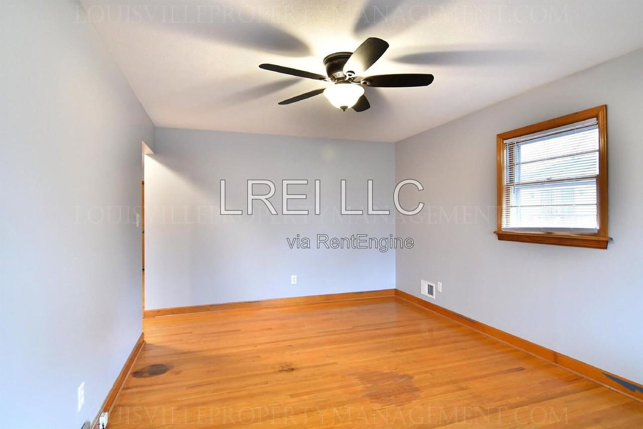 818 Iroquois Ave - Photo 3 of 21