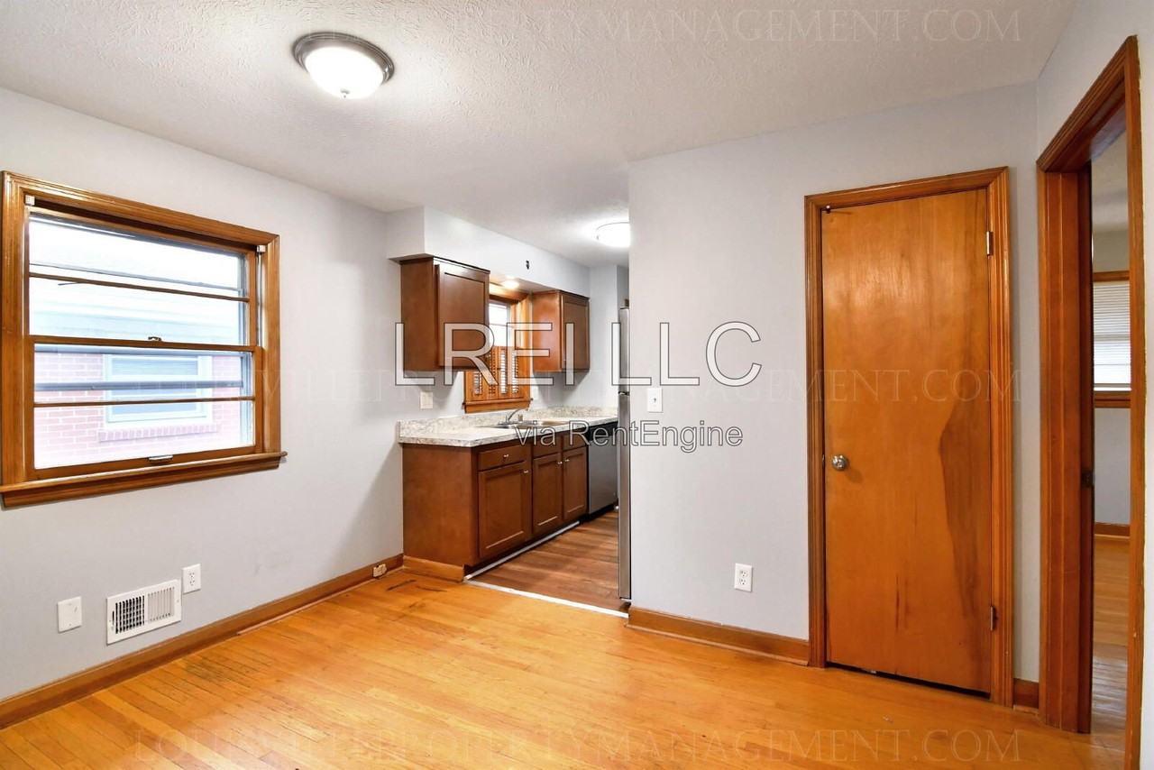 818 Iroquois Ave - Photo 4 of 21