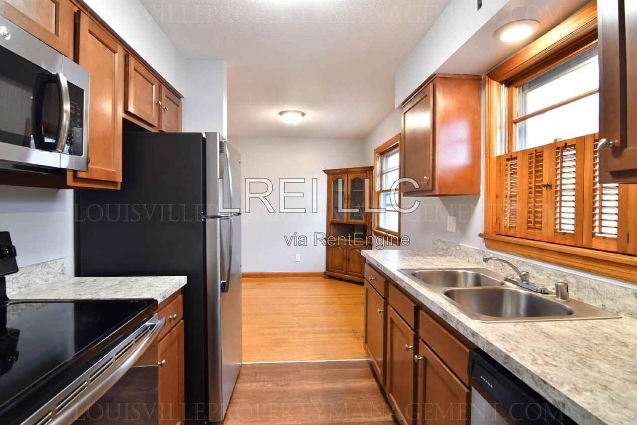 818 Iroquois Ave - Photo 6 of 21