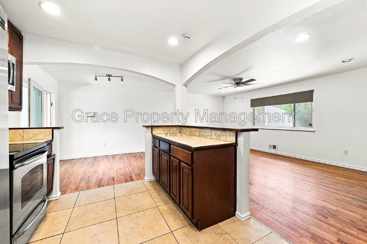 12936 E 30th Ave - Photo 7 of 50