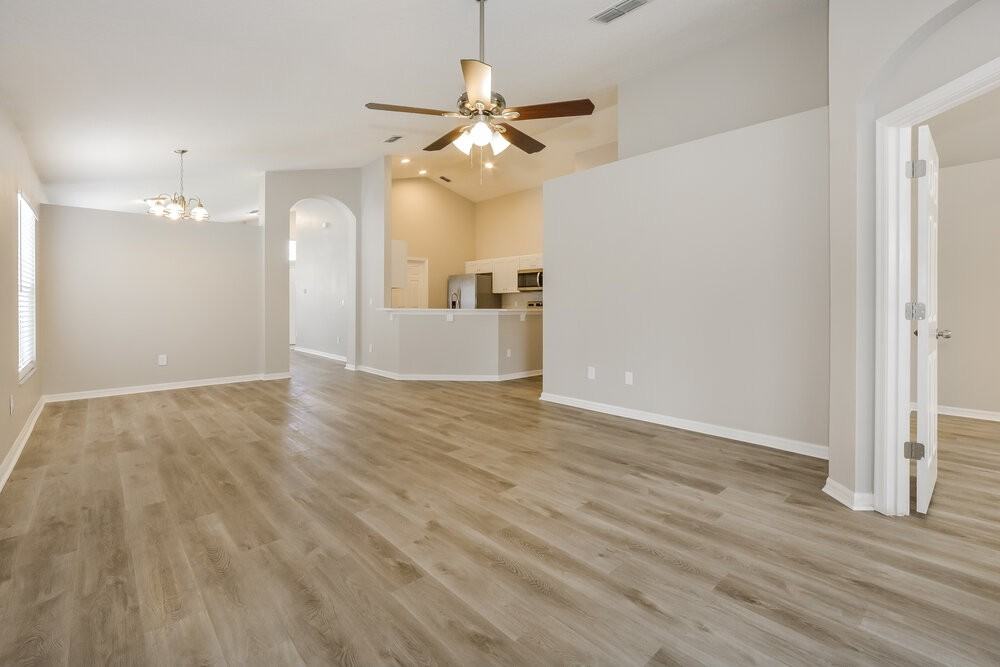 813 Rogers Ct - Photo 3 of 16
