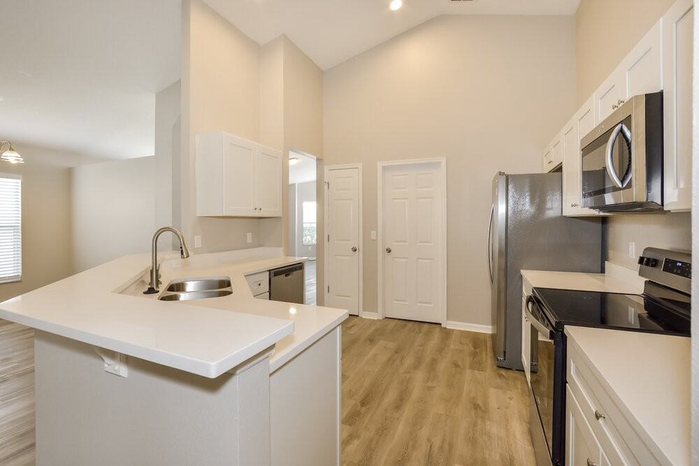 813 Rogers Ct - Photo 6 of 16