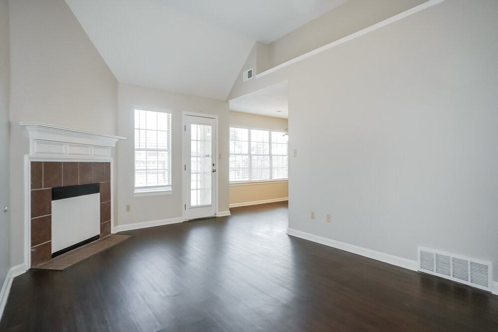 7456 Jennifer Dr - Photo 4 of 16