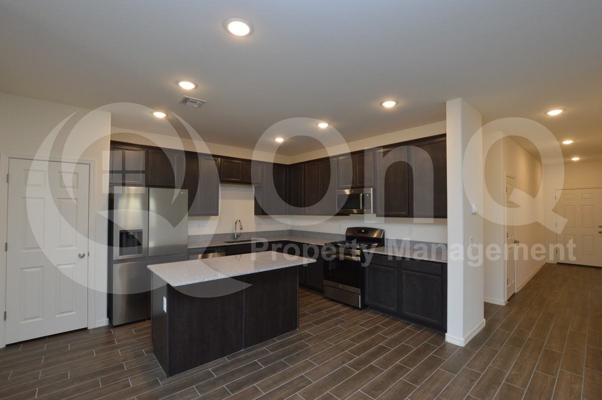3111 N Medallion Ct - Photo 4 of 25