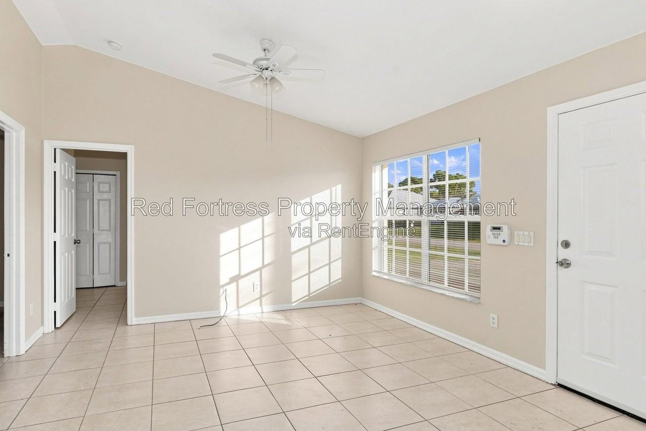 5237 30th St Sw - Photo 4 of 17