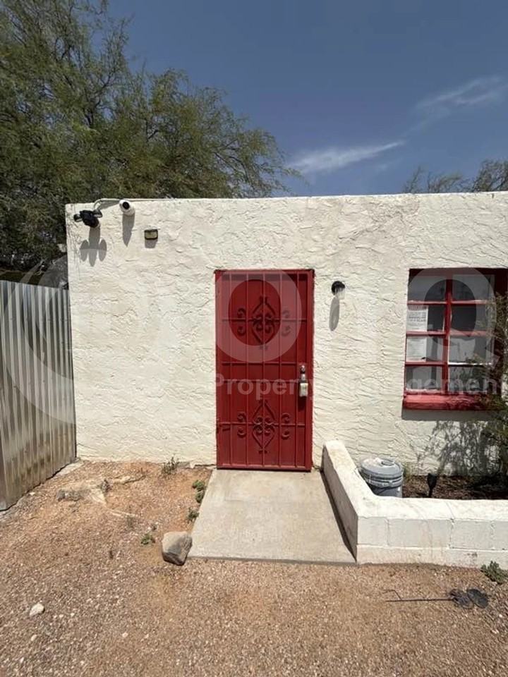2519 N Estrella Ave #D - Photo 3 of 7